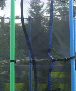 Schaumstoff in den Farben Grün und Blau zur Abdeckung der Stangen am Sicherheitsnetz des Gartentrampolins